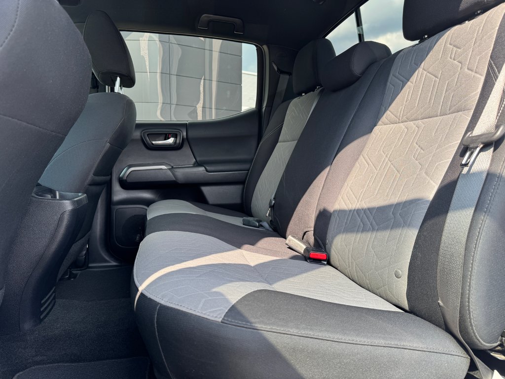 2020 Toyota Tacoma TRD SPORT in Terrebonne, Quebec - 23 - w1024h768px