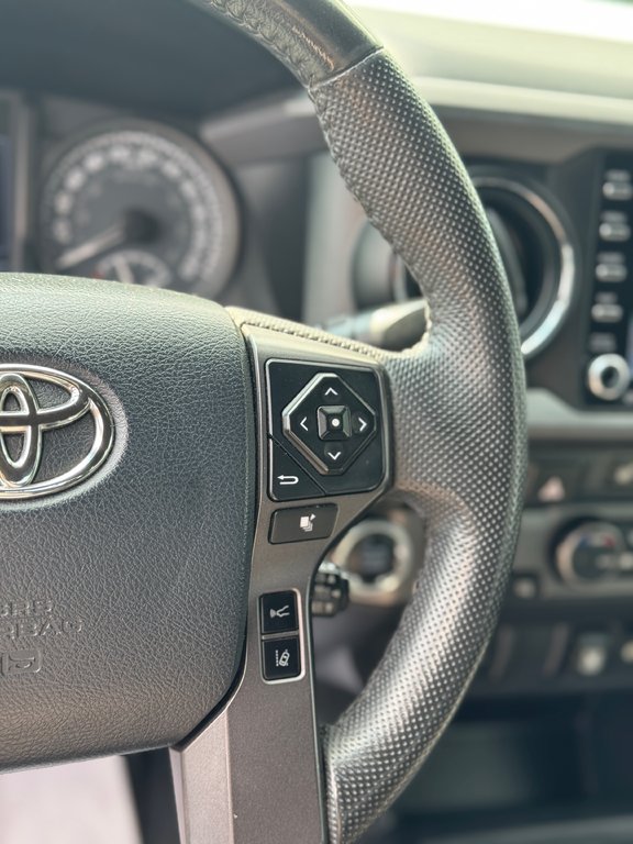 2020 Toyota Tacoma TRD SPORT in Terrebonne, Quebec - 14 - w1024h768px