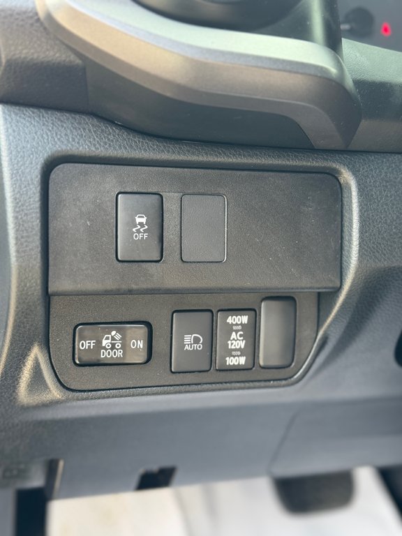 2020 Toyota Tacoma TRD SPORT in Terrebonne, Quebec - 11 - w1024h768px