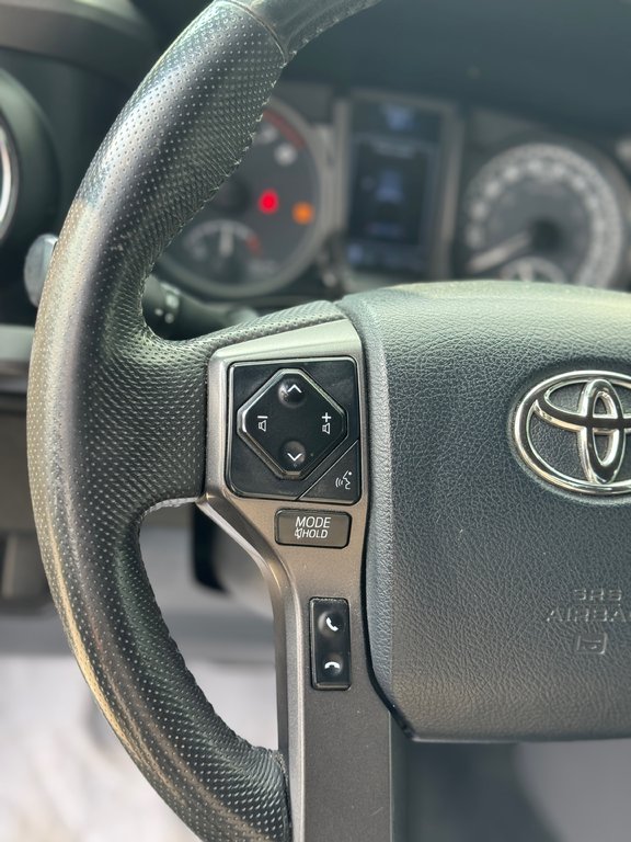 2020 Toyota Tacoma TRD SPORT in Terrebonne, Quebec - 13 - w1024h768px