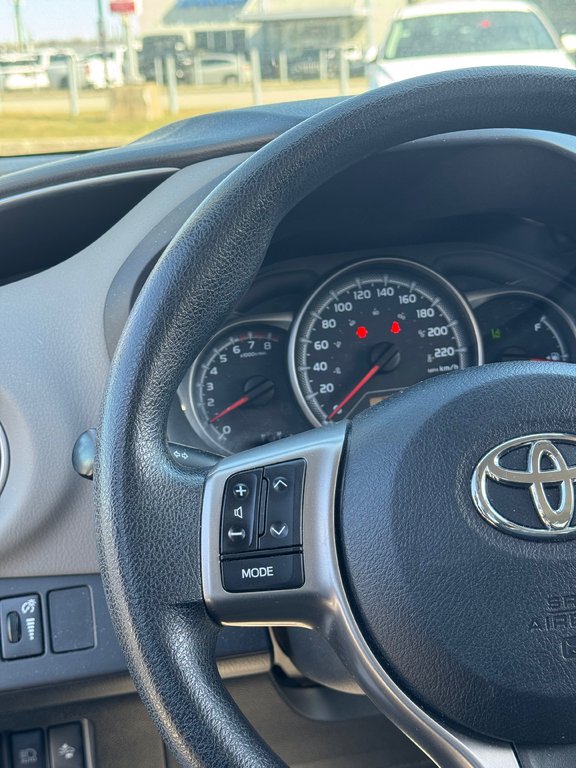 2017 Toyota Yaris LE Camera de Recul in Terrebonne, Quebec - 14 - w1024h768px