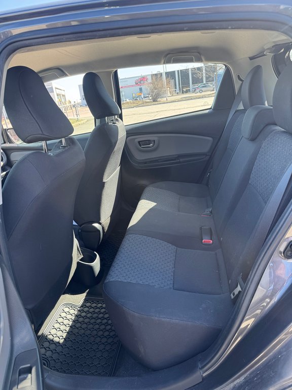 2017 Toyota Yaris LE Camera de Recul in Terrebonne, Quebec - 10 - w1024h768px