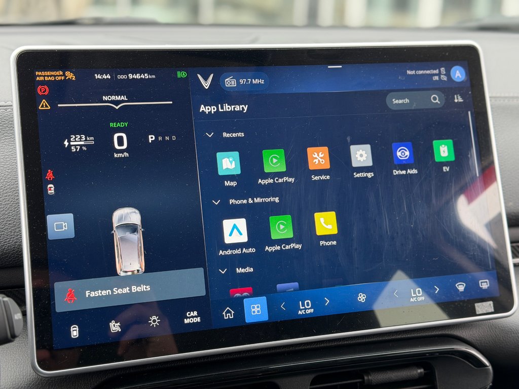 2023 VinFast VF 8 Eco AWD Cuir in Terrebonne, Quebec - 14 - w1024h768px