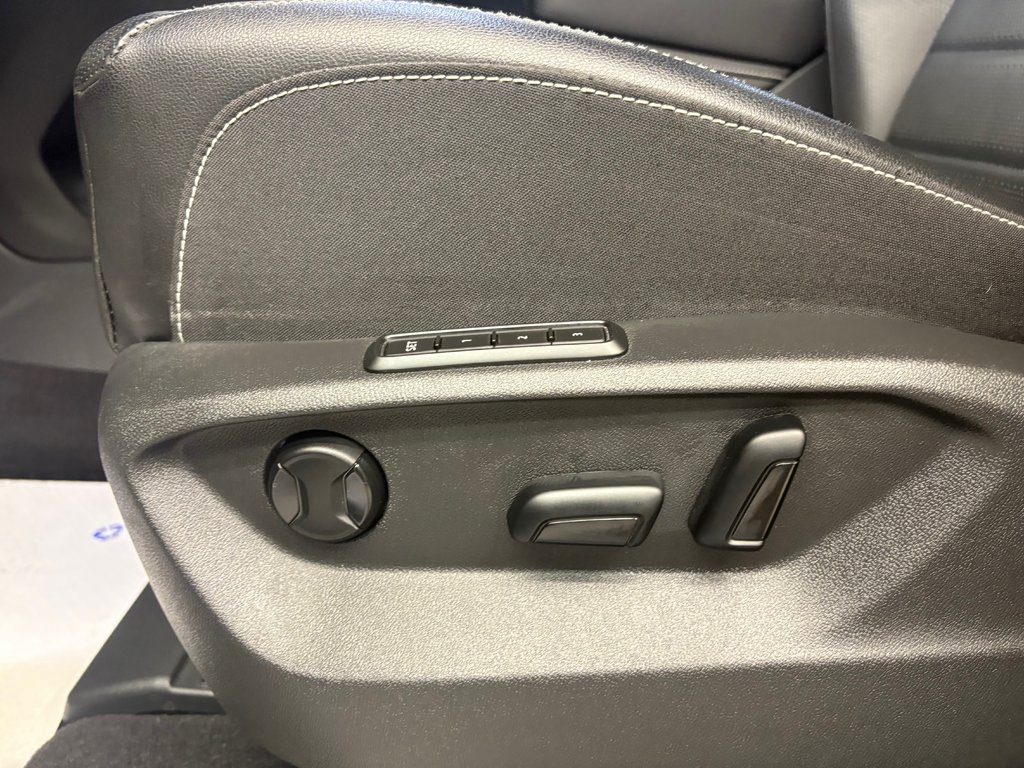 Volkswagen Atlas Cross Sport Highline 2024 à Boucherville, Québec - 16 - w1024h768px