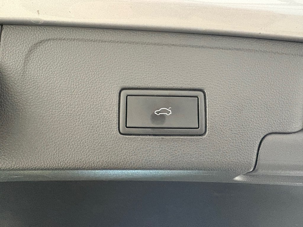 Volkswagen Atlas Cross Sport Highline 2024 à Boucherville, Québec - 13 - w1024h768px