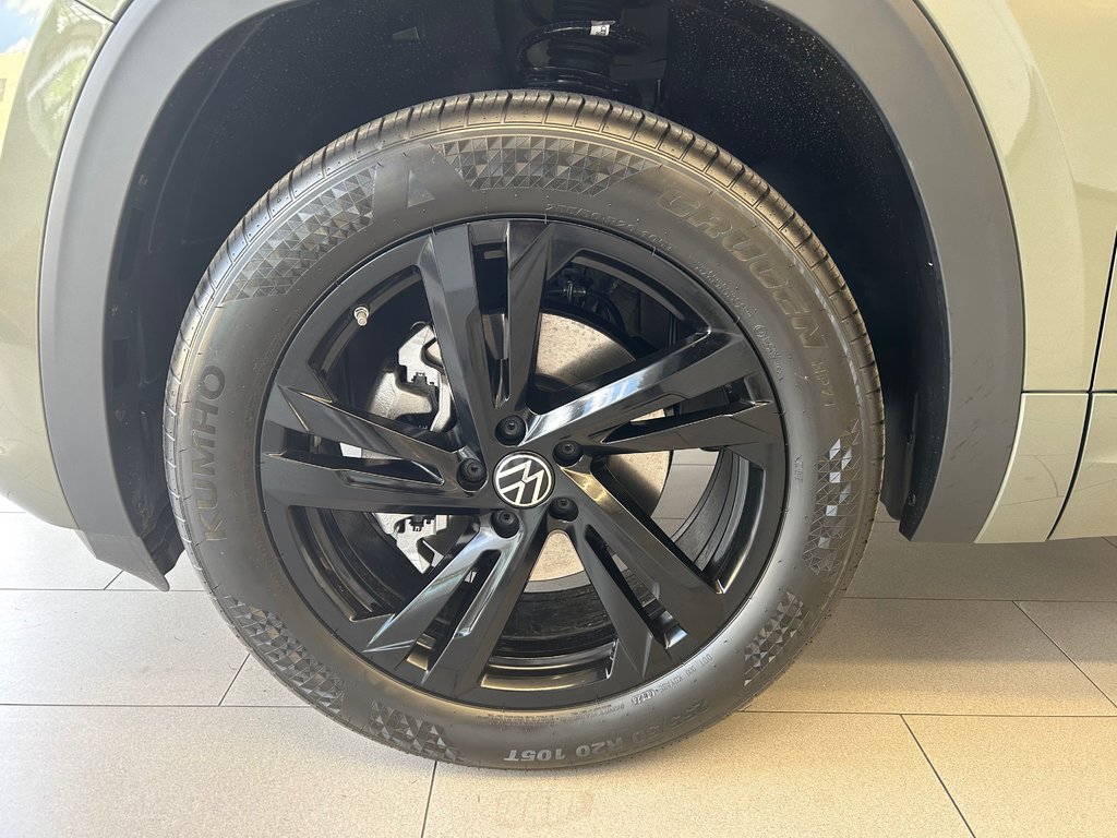 2025 Volkswagen Atlas Cross Sport Comfortline R-Line Black Edition in Boucherville, Quebec - 4 - w1024h768px