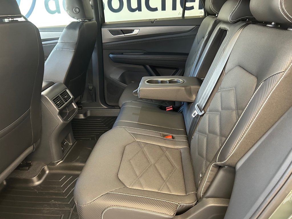 2025 Volkswagen Atlas Cross Sport Comfortline R-Line Black Edition in Boucherville, Quebec - 24 - w1024h768px