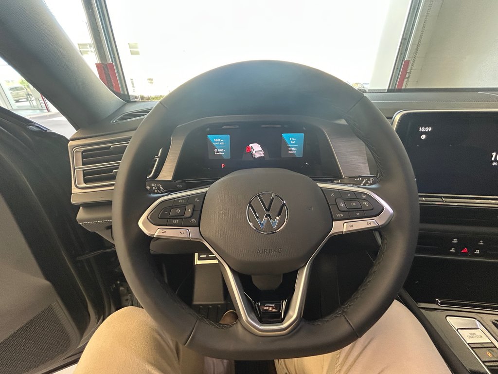 2025 Volkswagen Atlas Cross Sport Comfortline R-Line Black Edition in Boucherville, Quebec - 16 - w1024h768px