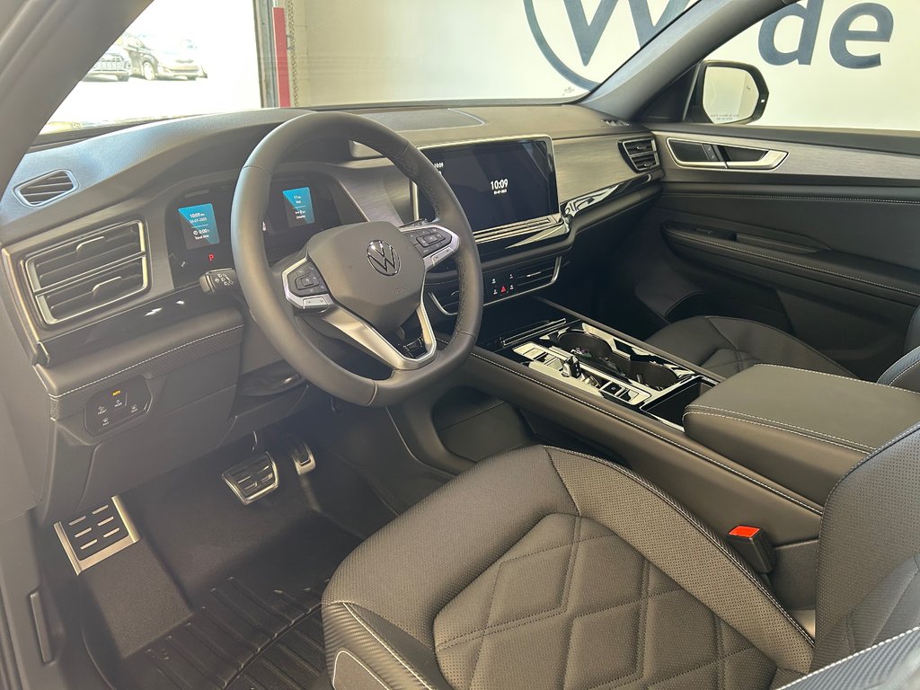 2025 Volkswagen Atlas Cross Sport Comfortline R-Line Black Edition in Boucherville, Quebec - 12 - w1024h768px