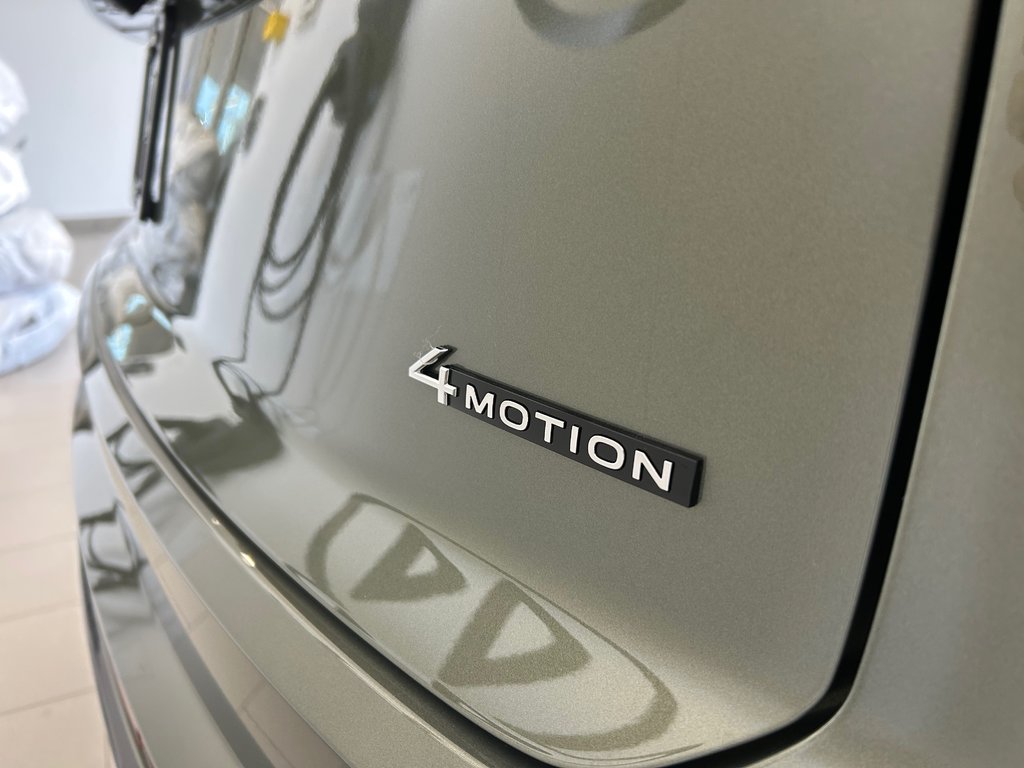 2025 Volkswagen Atlas Cross Sport Comfortline R-Line Black Edition in Boucherville, Quebec - 9 - w1024h768px