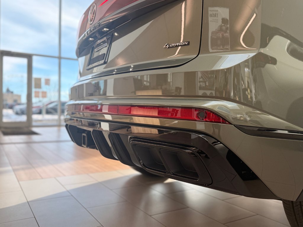 Volkswagen Atlas Cross Sport Comfortline R-Line Black Edition 2025 à Boucherville, Québec - 7 - w1024h768px