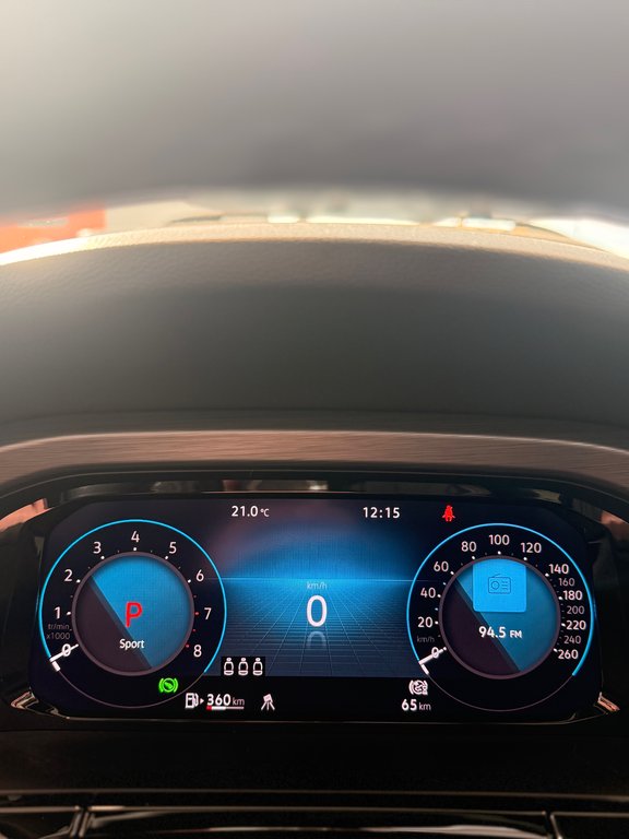 Volkswagen Atlas Cross Sport Comfortline R-Line Black Edition 2025 à Boucherville, Québec - 9 - w1024h768px