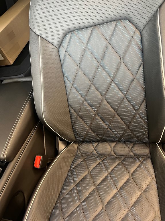 2026 Volkswagen Atlas Cross Sport Execline in Boucherville, Quebec - 25 - w1024h768px