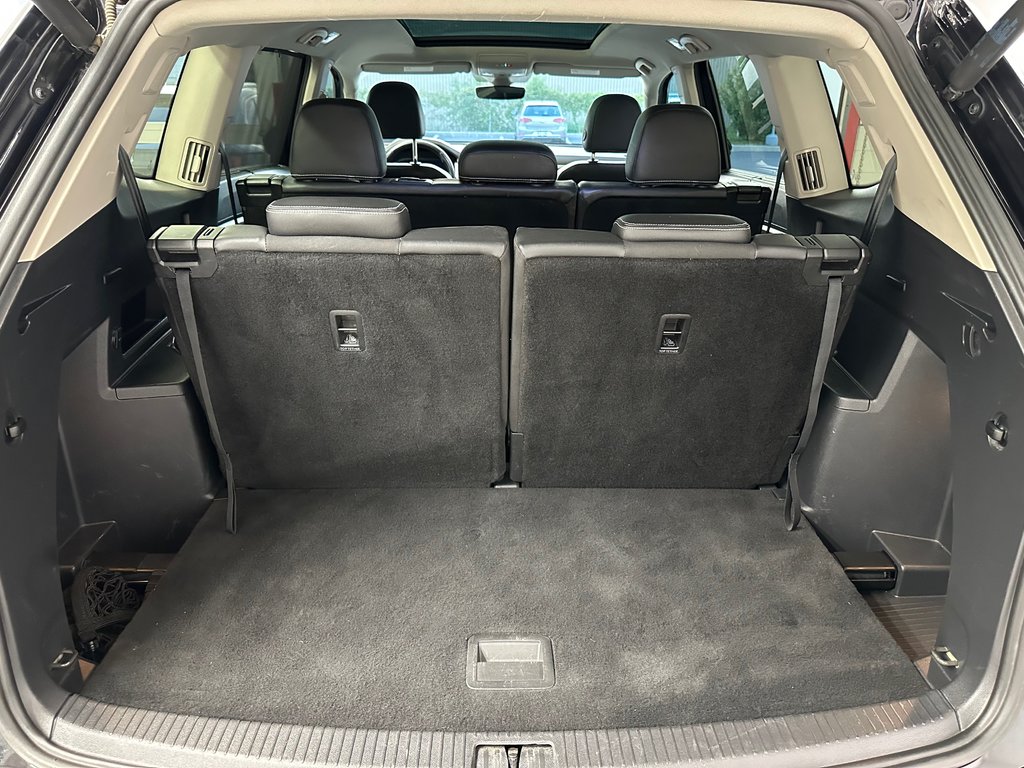 2022 Volkswagen Atlas Execline in Boucherville, Quebec - 28 - w1024h768px