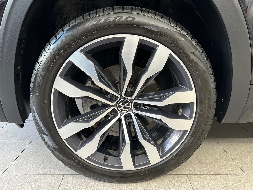 2022 Volkswagen Atlas Execline in Boucherville, Quebec - 9 - w1024h768px