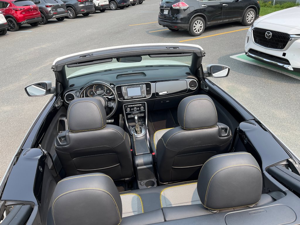 Volkswagen Beetle Convertible Dune, cabriolet, très bas km 2018 à Boucherville, Québec - 15 - w1024h768px