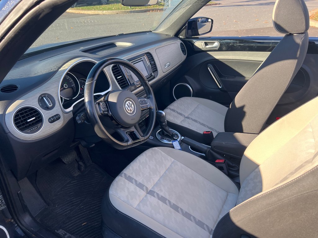 2018 Volkswagen Beetle Convertible COAST EDITION in Boucherville, Quebec - 24 - w1024h768px