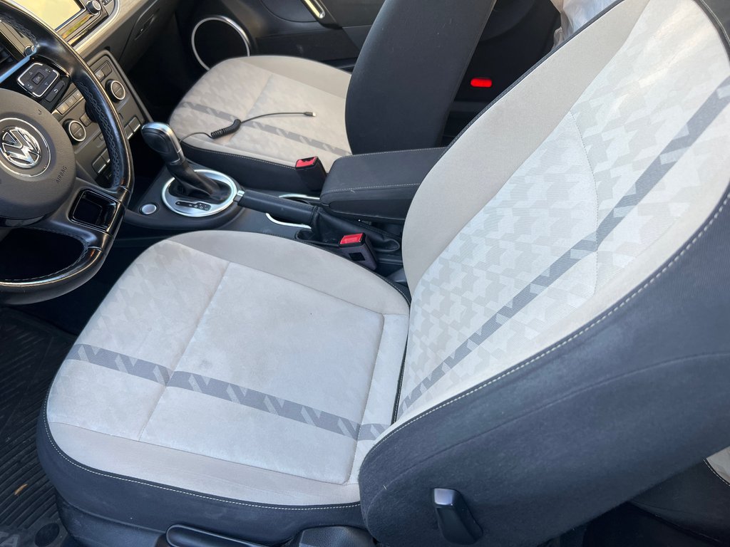 2018 Volkswagen Beetle Convertible COAST EDITION in Boucherville, Quebec - 11 - w1024h768px