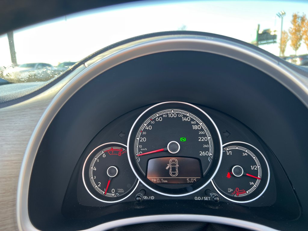 2018 Volkswagen Beetle Convertible COAST EDITION in Boucherville, Quebec - 27 - w1024h768px