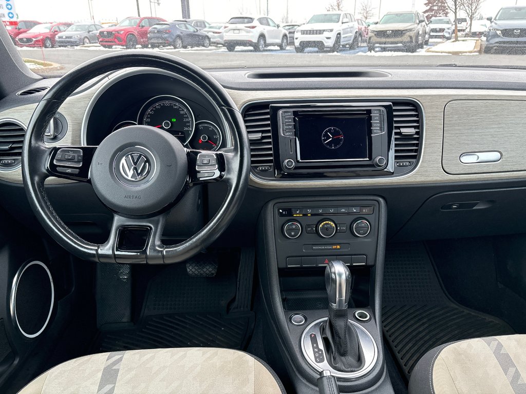2018 Volkswagen Beetle Convertible COAST EDITION. PNEUS HIVER/ÉTÉ INCLUS in Boucherville, Quebec - 16 - w1024h768px
