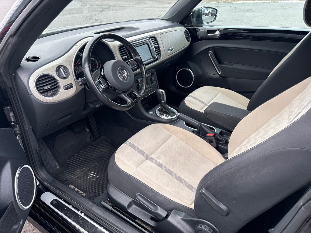 2018 Volkswagen Beetle Convertible COAST EDITION. PNEUS HIVER/ÉTÉ INCLUS in Boucherville, Quebec - 14 - w1024h768px