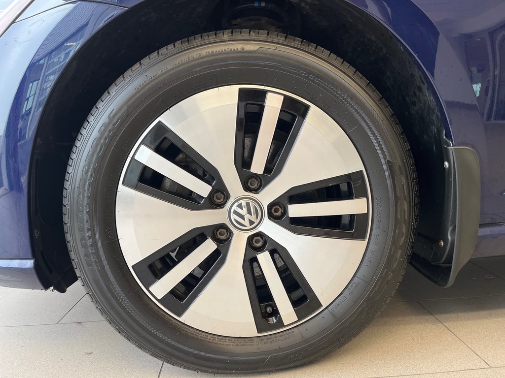 Volkswagen E-Golf Comfortline 2020 à Boucherville, Québec - 10 - w1024h768px