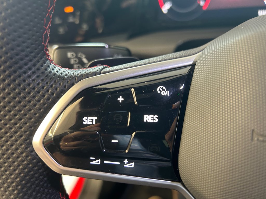 2023 Volkswagen Golf GTI 40E ANNIVERSAIRE in Boucherville, Quebec - 23 - w1024h768px