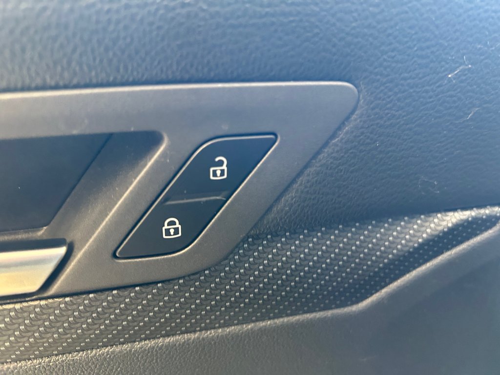 2022 Volkswagen Golf R MANUEL in Boucherville, Quebec - 19 - w1024h768px