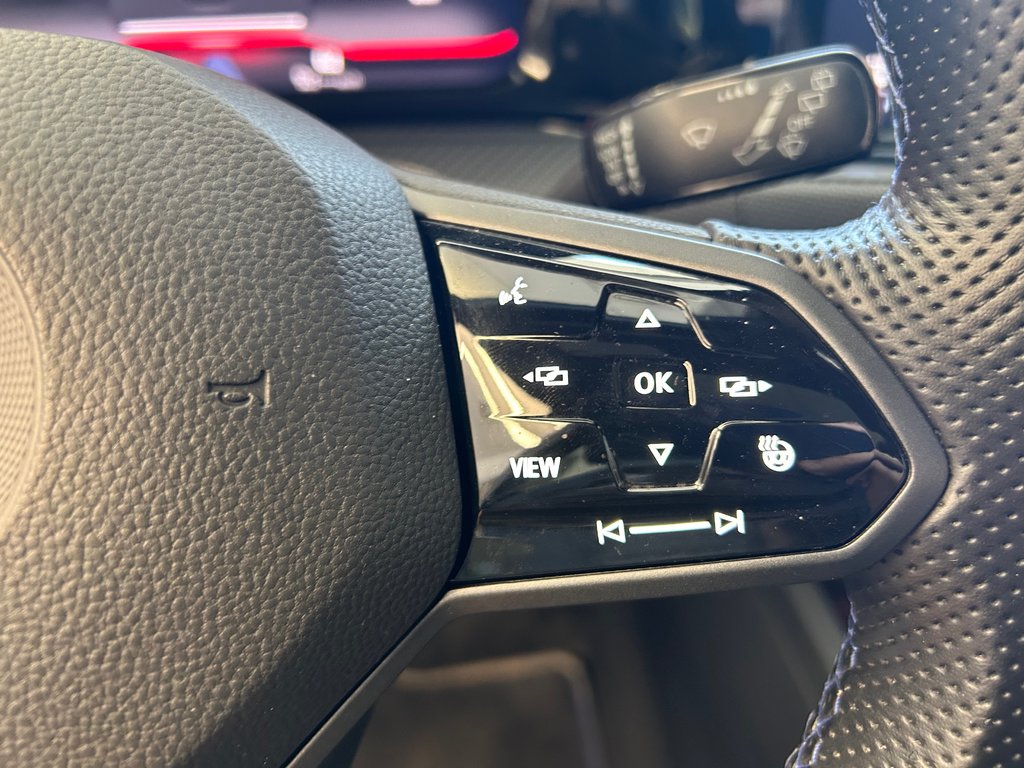 2022 Volkswagen Golf R MANUEL in Boucherville, Quebec - 28 - w1024h768px