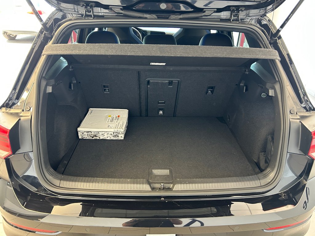 2022 Volkswagen Golf R MANUEL in Boucherville, Quebec - 11 - w1024h768px