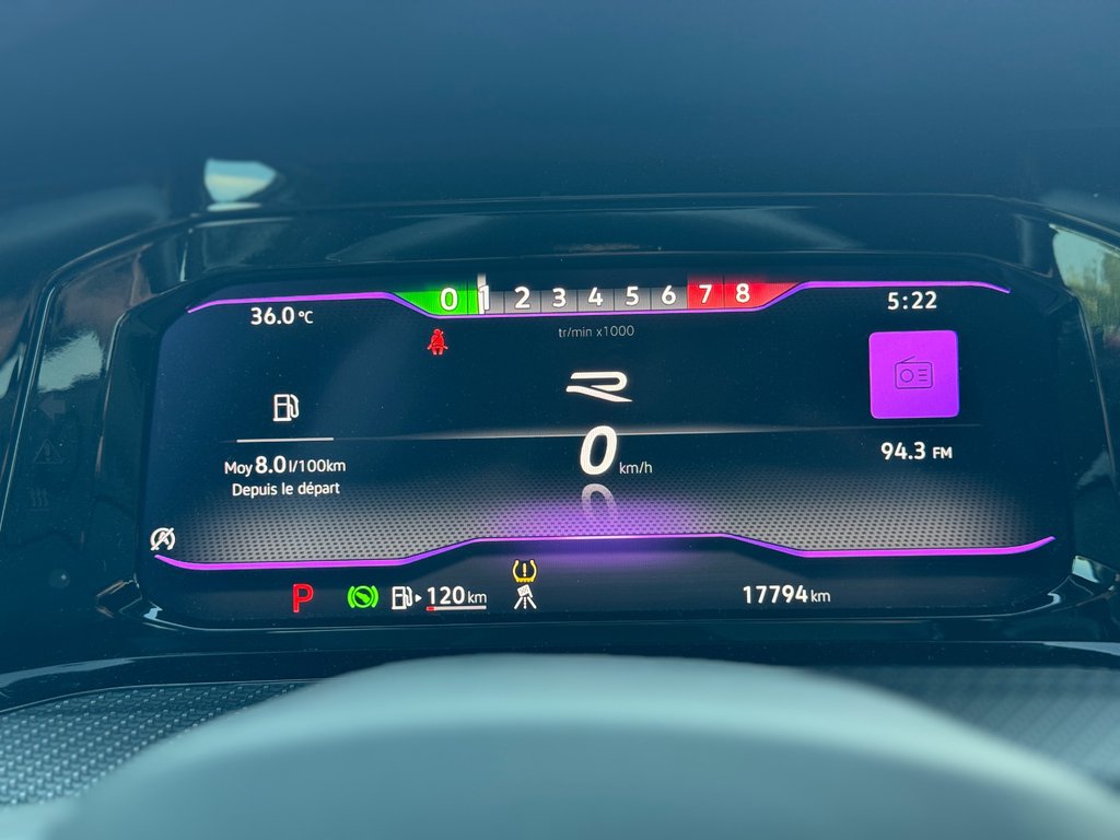 Volkswagen Golf R Cuir Bas Kilométrage 2023 à Terrebonne, Québec - 16 - w1024h768px