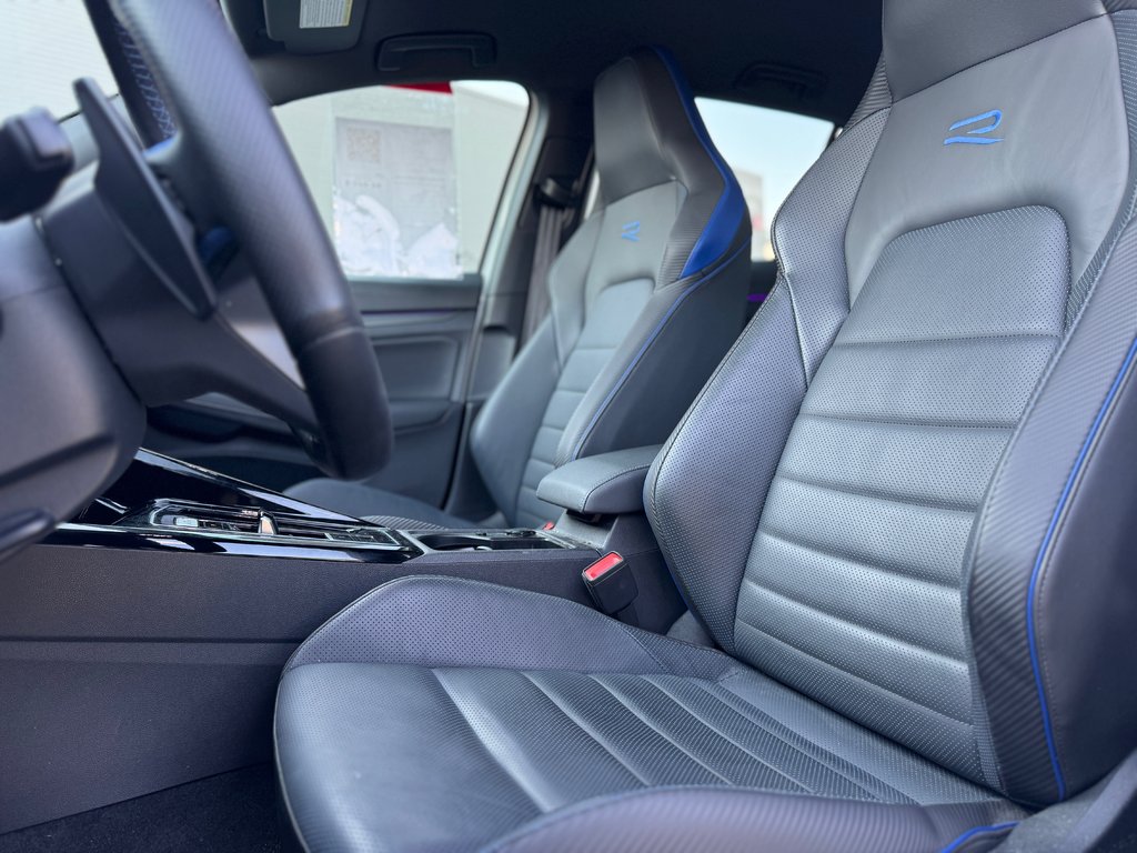 Volkswagen Golf R Cuir Bas Kilométrage 2023 à Terrebonne, Québec - 10 - w1024h768px