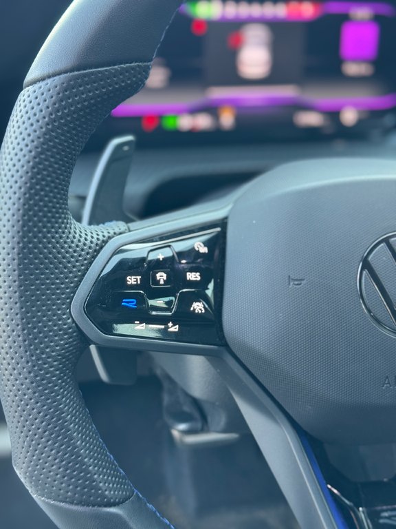 Volkswagen Golf R Cuir Bas Kilométrage 2023 à Terrebonne, Québec - 14 - w1024h768px