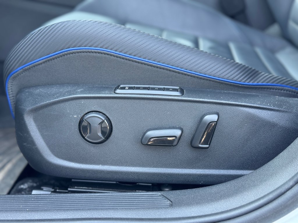 Volkswagen Golf R Cuir Bas Kilométrage 2023 à Terrebonne, Québec - 9 - w1024h768px