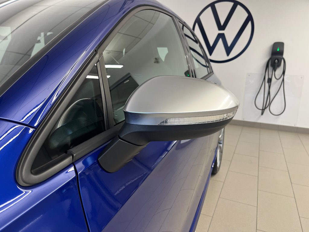 Volkswagen Golf R R 2024 à Boucherville, Québec - 9 - w1024h768px