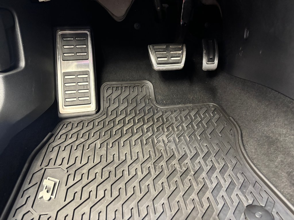 Volkswagen Golf R DSG 2024 à Boucherville, Québec - 37 - w1024h768px