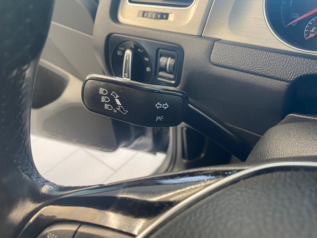 2015 Volkswagen Golf Comfortline in Boucherville, Quebec - 24 - w1024h768px