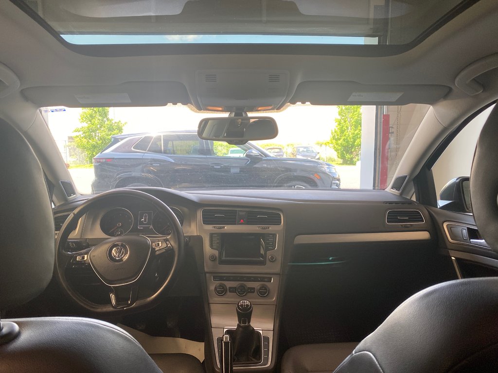 2015 Volkswagen Golf Comfortline in Boucherville, Quebec - 18 - w1024h768px
