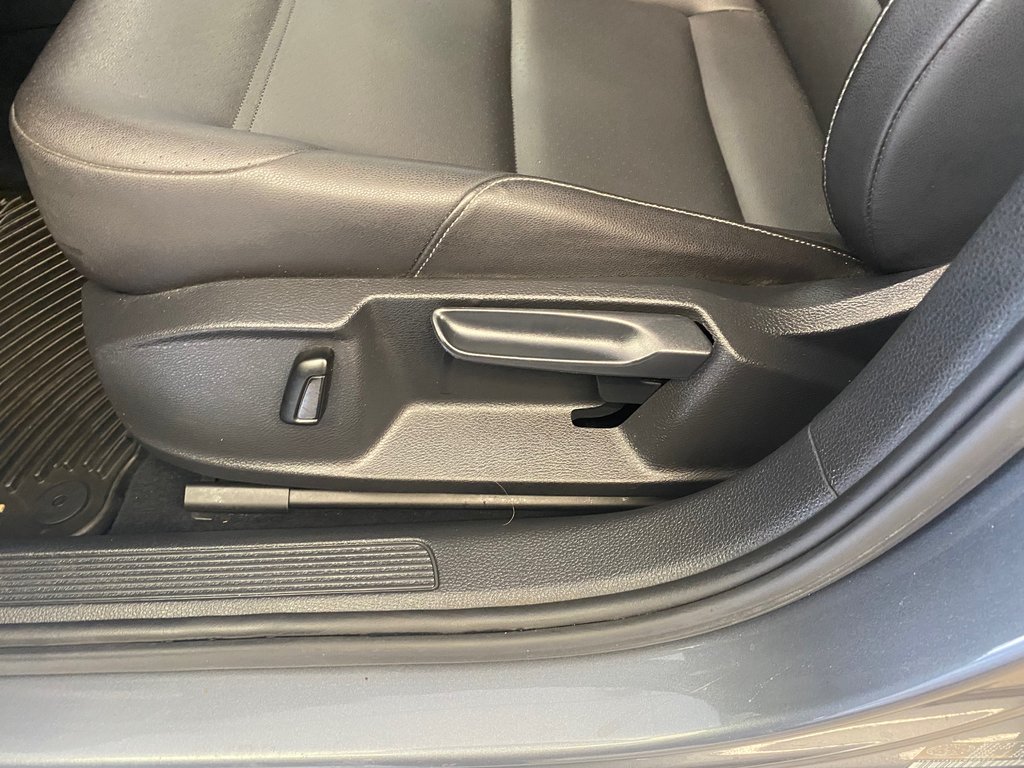 2015 Volkswagen Golf Comfortline in Boucherville, Quebec - 22 - w1024h768px