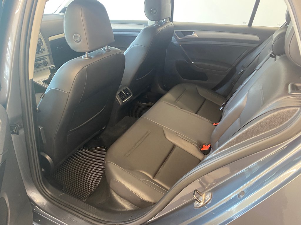 2015 Volkswagen Golf Comfortline in Boucherville, Quebec - 14 - w1024h768px