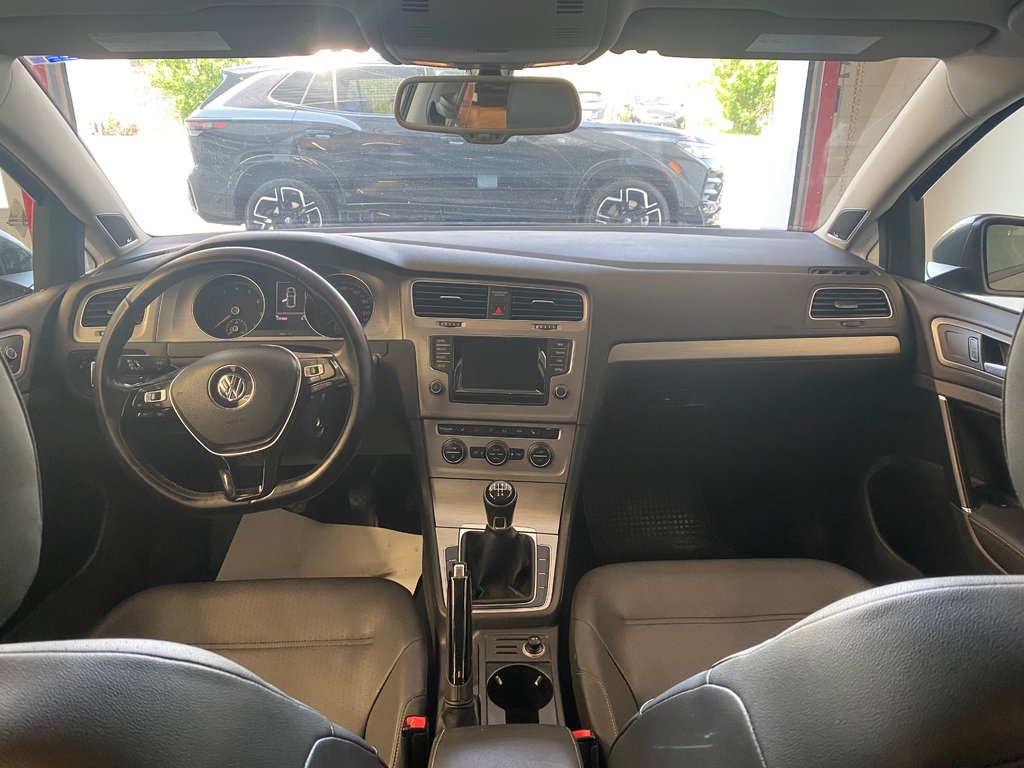 2015 Volkswagen Golf Comfortline in Boucherville, Quebec - 17 - w1024h768px
