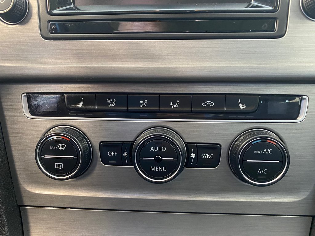 2015 Volkswagen Golf Comfortline in Boucherville, Quebec - 33 - w1024h768px
