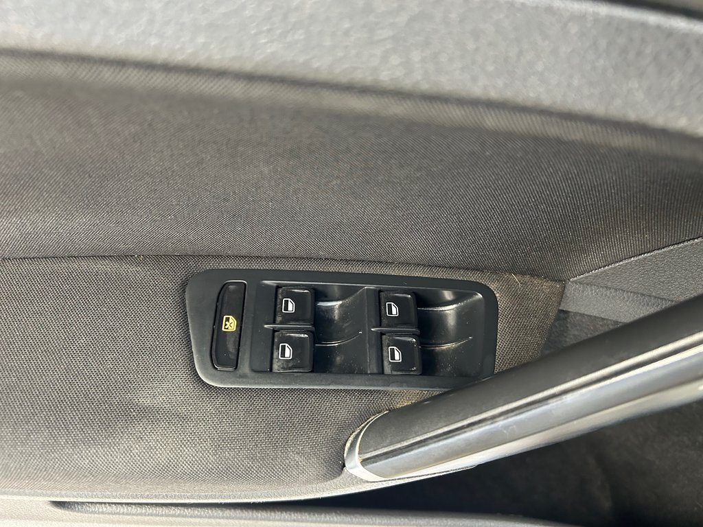 Volkswagen Golf TRENDLINE 2015 à Boucherville, Québec - 27 - w1024h768px