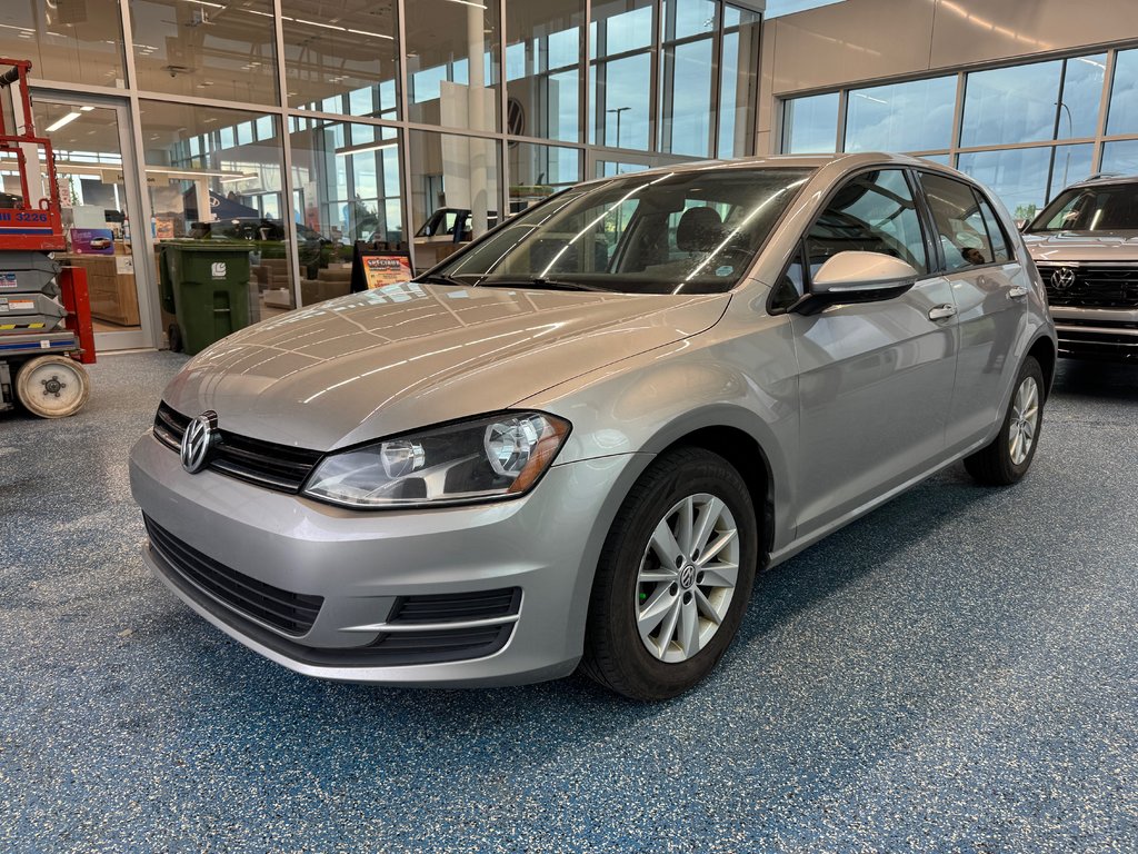 2016 Volkswagen Golf TRENDLINE in Boucherville, Quebec - 1 - w1024h768px
