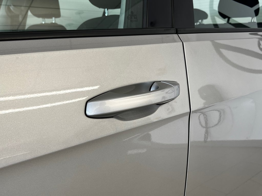 Volkswagen Golf TRENDLINE 2016 à Boucherville, Québec - 6 - w1024h768px
