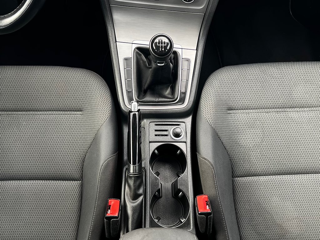 Volkswagen Golf TRENDLINE 2016 à Boucherville, Québec - 23 - w1024h768px