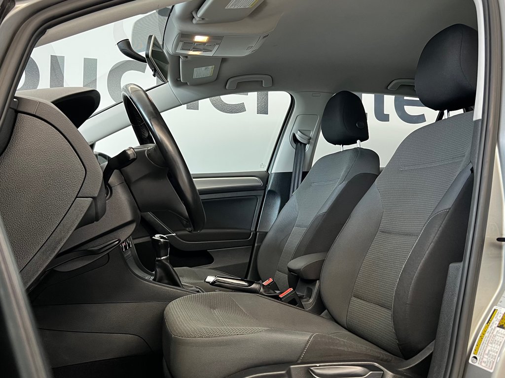 Volkswagen Golf TRENDLINE 2016 à Boucherville, Québec - 11 - w1024h768px