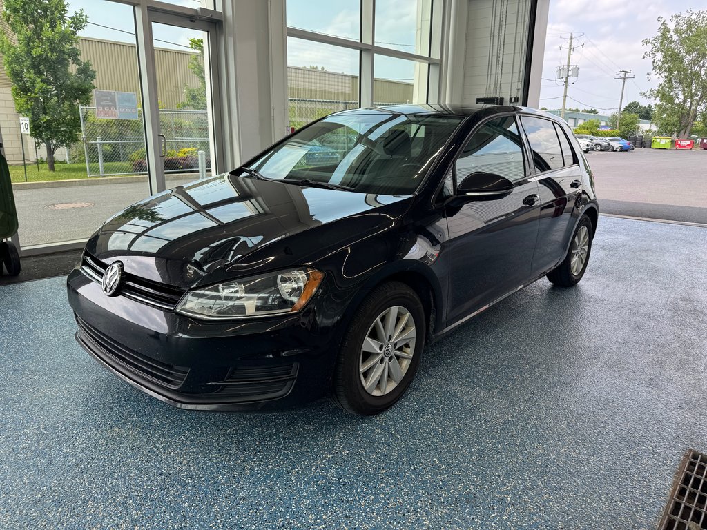 2016 Volkswagen Golf TRENDLINE in Boucherville, Quebec - 1 - w1024h768px