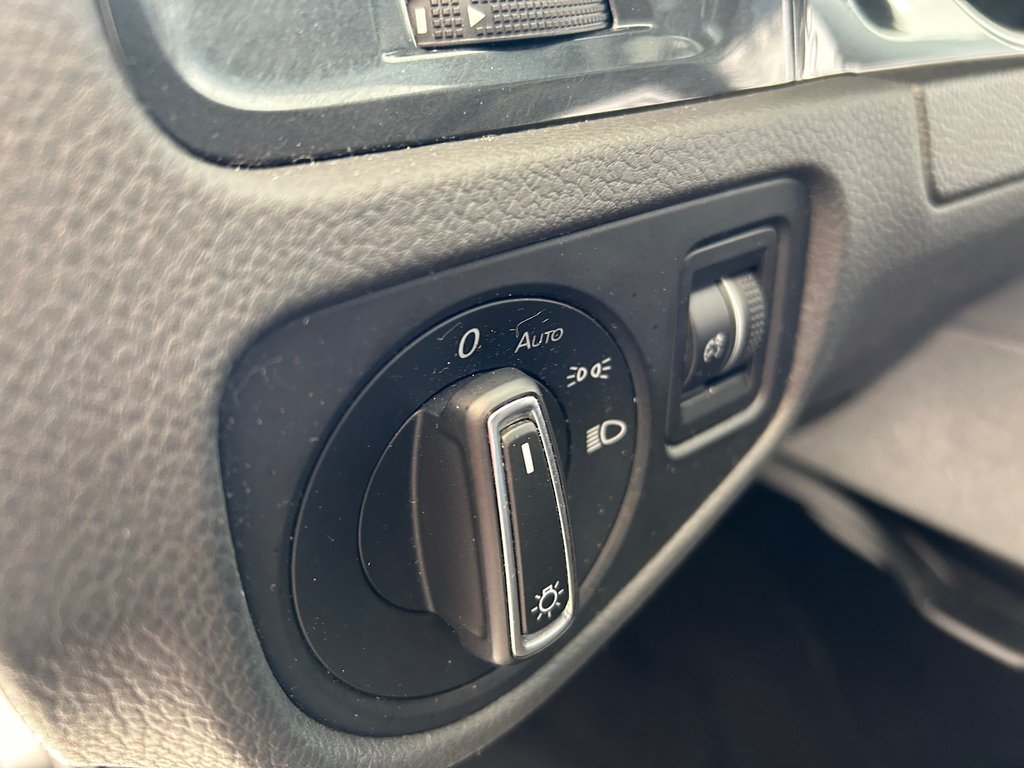 Volkswagen Golf TRENDLINE 2018 à Boucherville, Québec - 15 - w1024h768px