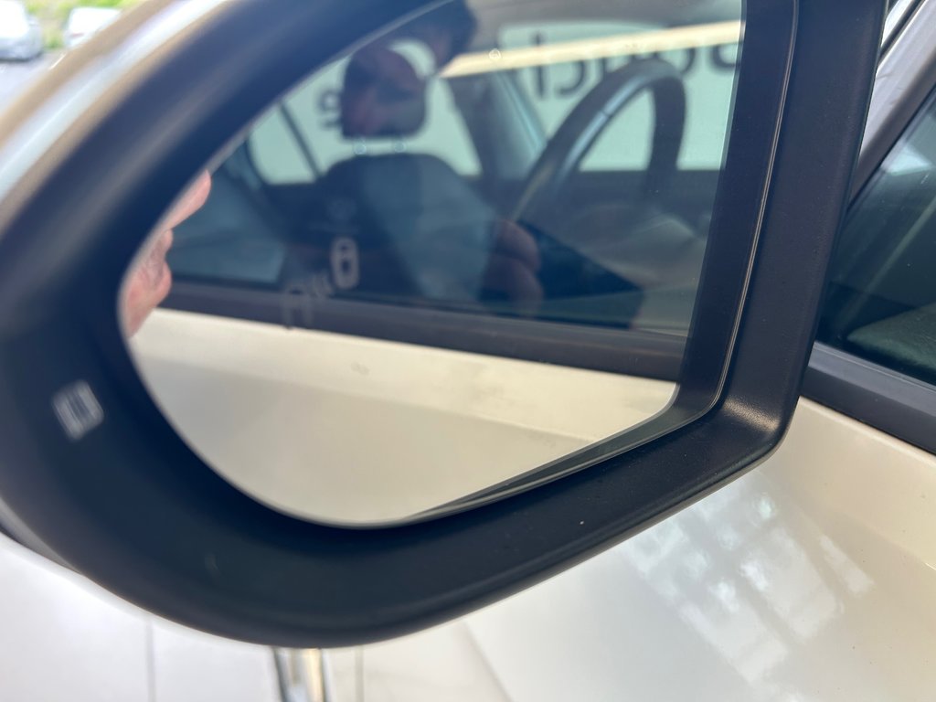 2019 Volkswagen Golf HIGHLINE in Boucherville, Quebec - 12 - w1024h768px